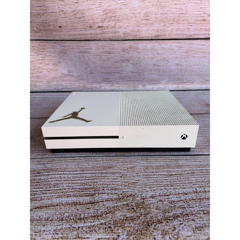 Microsoft Xbox One S Model 1681 500GB White Video Game Console Tested